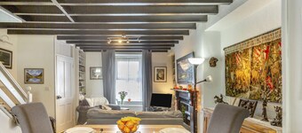 Ty Manod - Three Bedroom House, Sleeps 4