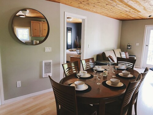 The Cabin on Grey Owl w/hot tub