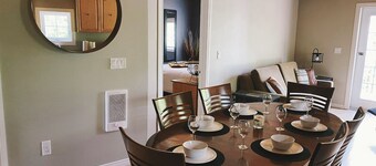 The Cabin on Grey Owl w/hot tub