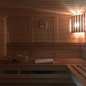 Sauna - 14-person family home in Perche with heated pool and tennis court (Rémalard-en-Perche)