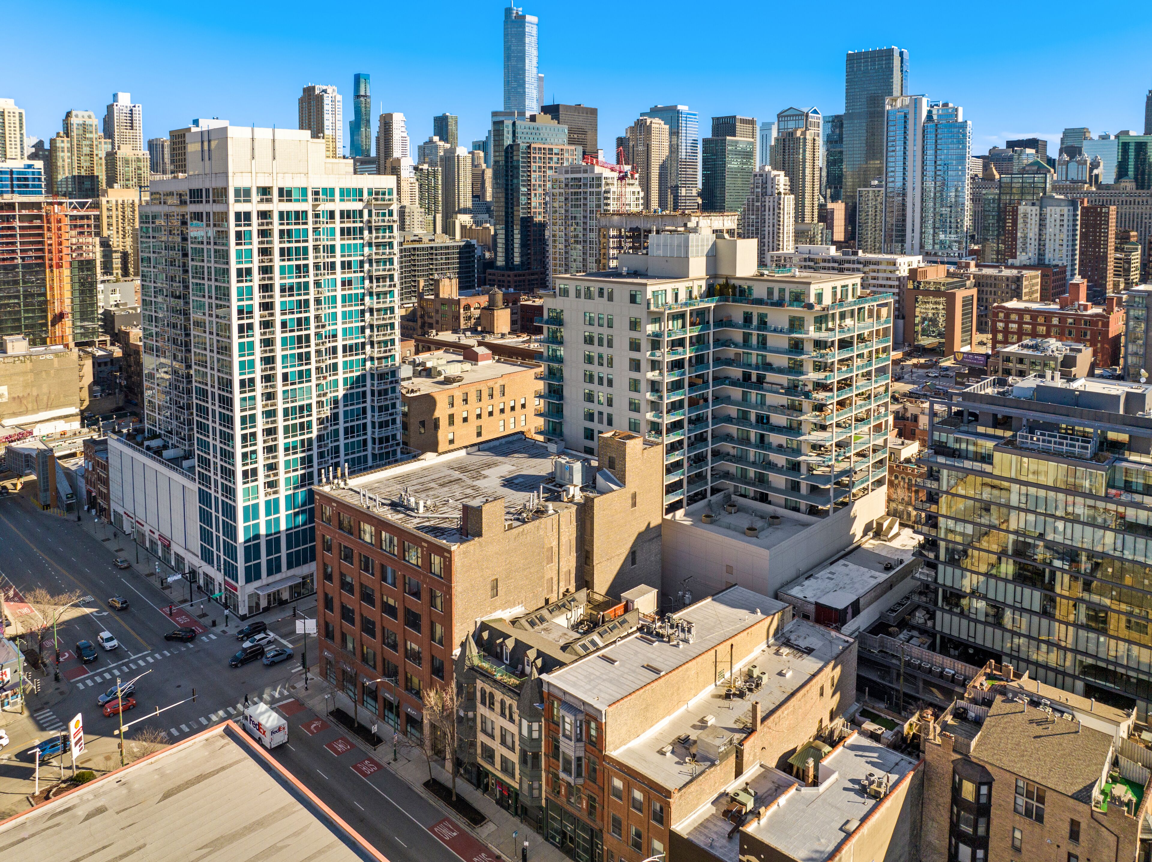 River North 3BR\/2BA: HUGE, Parking, Center Chicago