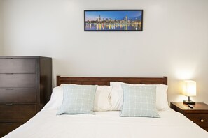 3 chambres, fer et planche à repasser, Wi-Fi gratuit, draps fournis