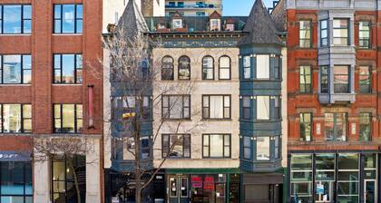 River North 3BR/2BA: HUGE, Parking, Center Chicago