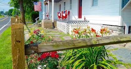Rested Rooster Maisonette! Near Gettysburg and Cashtown Inn Sleeps 6