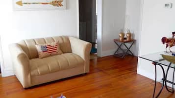 TV, fireplace, DVD player