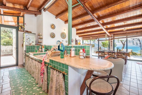 Villa Panorama, with sea view