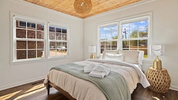 3 habitaciones, tabla de planchar con plancha, wifi y ropa de cama