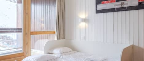 1 bedroom, free WiFi, bed sheets