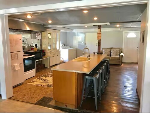 The General's Hideaway near Gettysburg Battlefields, Wineries, Skiing & Hiking less than a mile from the Cashtown Inn