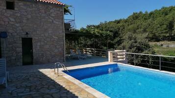 Seasonal outdoor pool, sun loungers