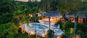 Luxury Jamaican Villa Overlooking Caribbean Sea