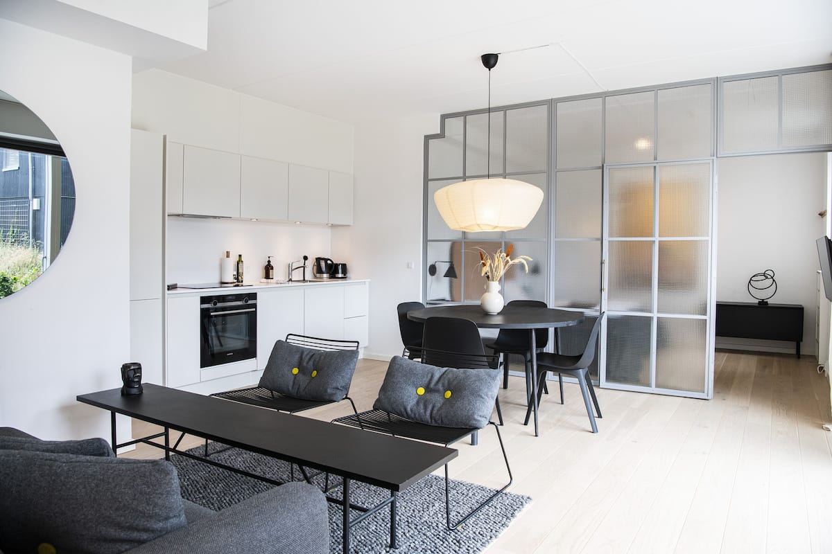 2 bedroom apartment | Area soggiorno | Smart TV 43 pollici con canali digitali, TV, Netflix