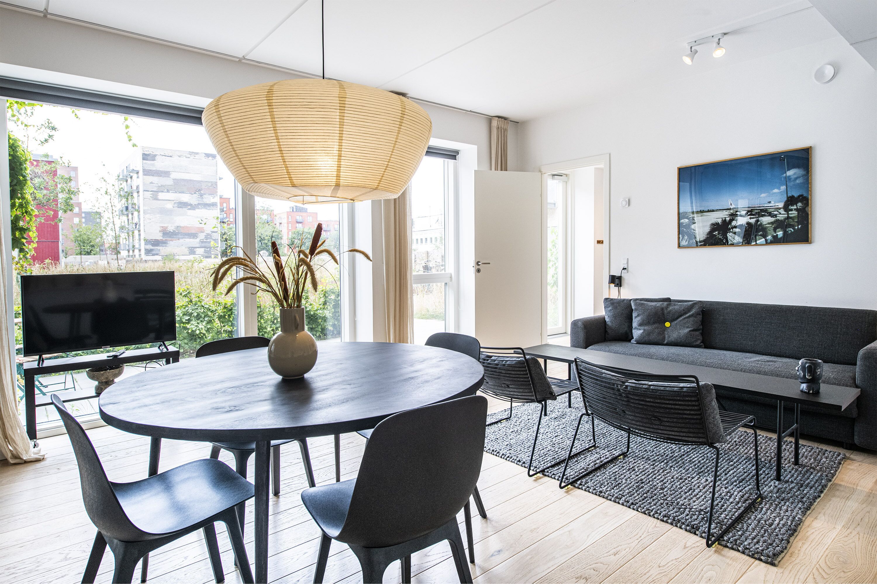2 bedroom apartment | Living area | 43-inch Smart TV with digital channels, TV, Netflix