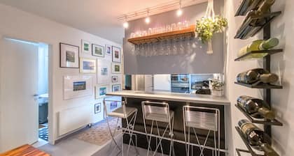 Zentrale Lage! Moderne und heimliche Wohnung.