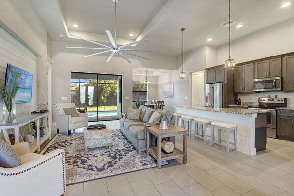 Interior - Amazing Outdoor kitchen & Private Screened In Pool (Bonita Springs)