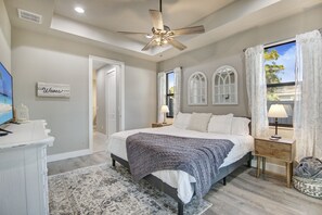 3 عدّة غرف نوم ومكتب ومكواة/لوح كي وسرير سفر