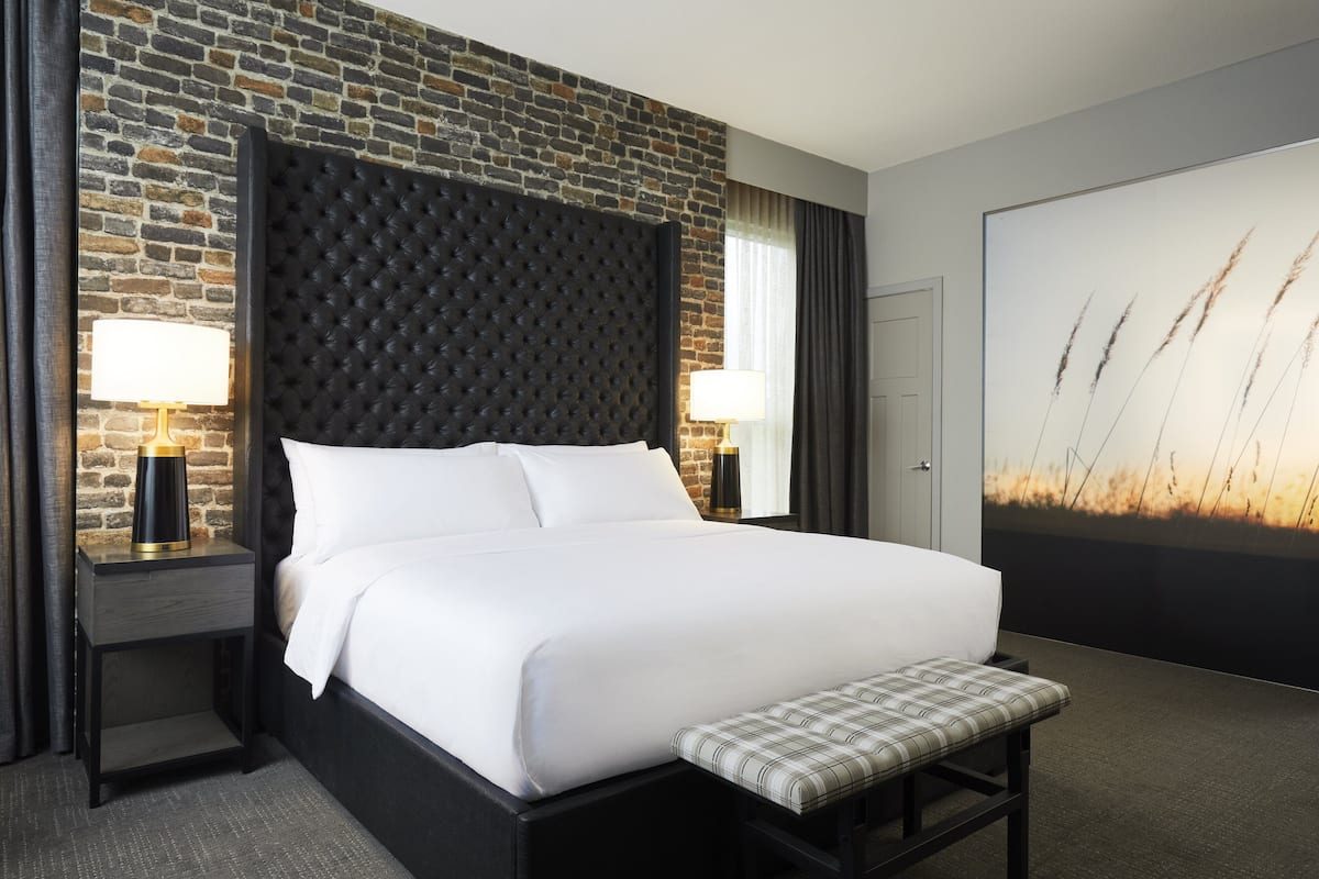 1 bedroom, premium bedding, pillow-top beds, in-room safe