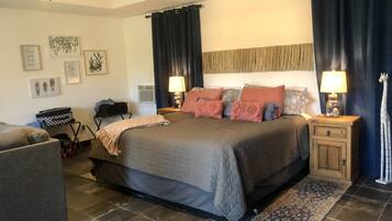 5 bedrooms, free WiFi, bed sheets