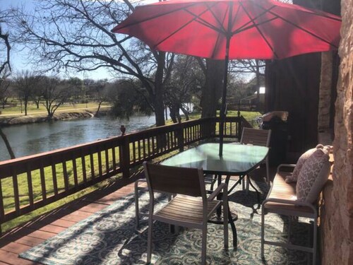 Family Friendly Spacious home on the Paluxy River