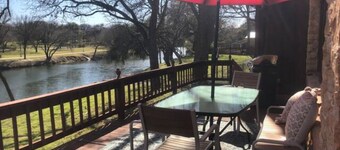 Family Friendly Spacious home on the Paluxy River