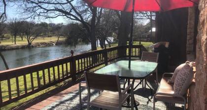 Family Friendly Spacious home on the Paluxy River