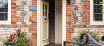 2 bedroom accommodation in Preston Crowmarsh, near Wallingford