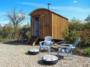 Property grounds - 3 bedroom accommodation in Crudgington, near Telford (Crudgington, near Telford)