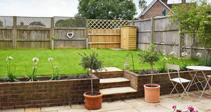 3 bedroom accommodation in Horsted Keynes