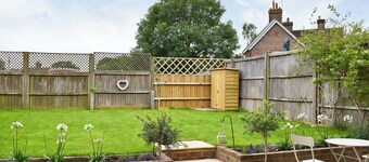 3 bedroom accommodation in Horsted Keynes
