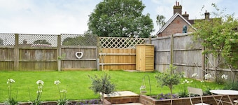3 bedroom accommodation in Horsted Keynes