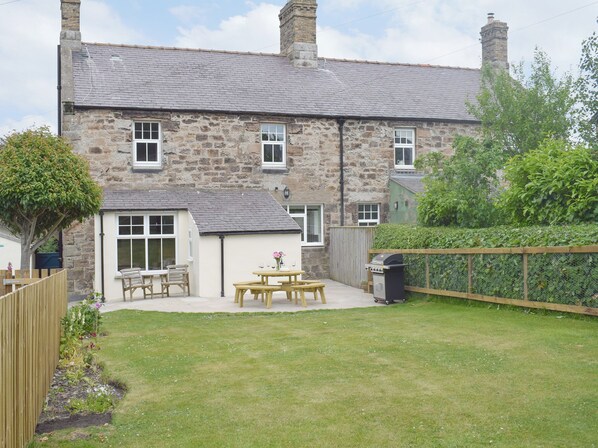 Outdoor dining - 3 bedroom accommodation in Wooler (Wooler)