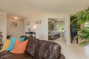3 bedrooms, desk, iron/ironing board, free WiFi
