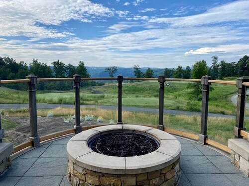 Beautiful 2 BR 1 BA Cabin in Blue Ridge Mountains