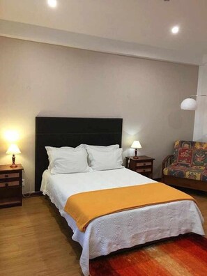 1 Schlafzimmer, Zimmersafe, Bügeleisen/Bügelbrett, Reisekinderbett