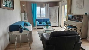 Fernseher, Tischfußball