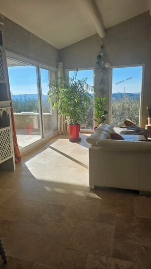 TV, tavolo da calcetto