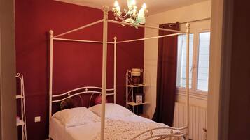 4 habitaciones, tabla de planchar con plancha y wifi