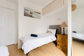 2 bedrooms, iron/ironing board, free WiFi, bed sheets - Cyrus House Dartford Centre (Dartford)