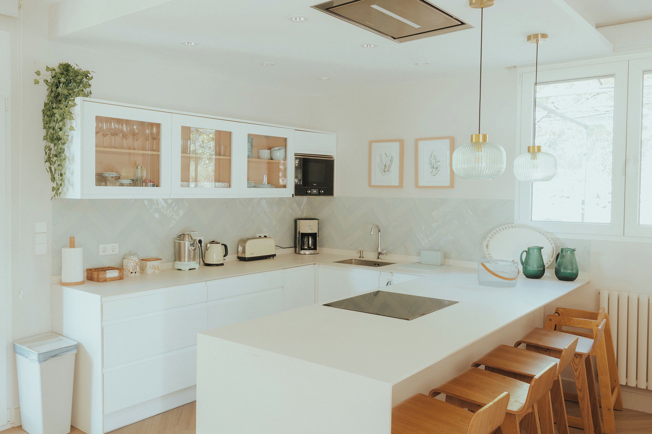 雪櫃、微波爐、焗爐、爐具