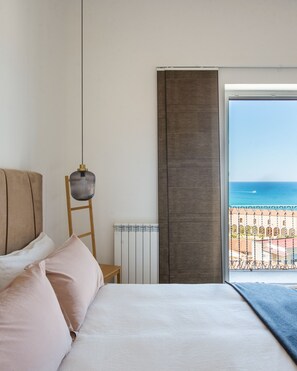 2 bedrooms, iron/ironing board, travel cot, free WiFi