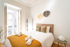 2 quartos, ferros/tábuas de passar roupa, Wi-Fi, roupa de cama