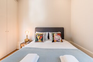 3 chambres, bureau, accès Internet, draps fournis