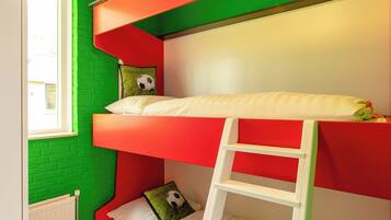 3 bedrooms, free WiFi, bed sheets