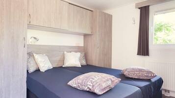 3 bedrooms, WiFi, bed sheets