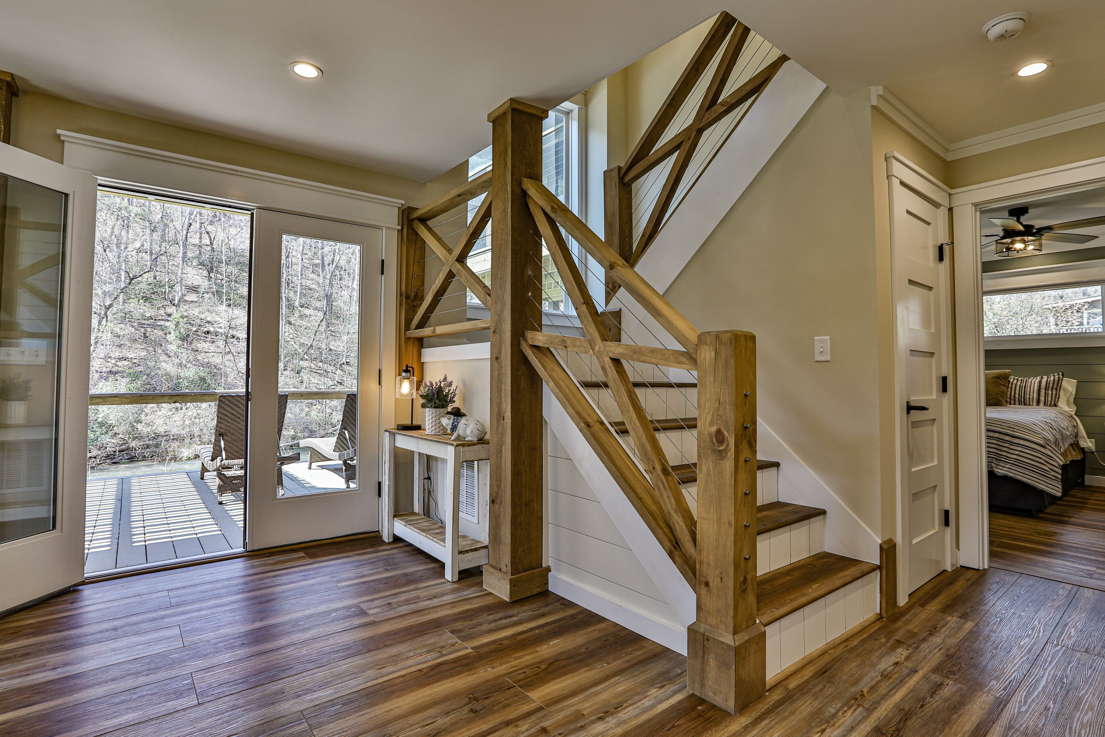 3 bedrooms, desk, iron/ironing board, travel cot