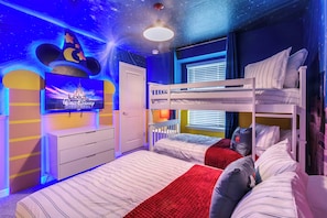 5 Schlafzimmer, Reisekinderbett, WLAN, Bettwäsche