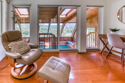 Panoramic Views, Indoor Pool by Evergreen Home