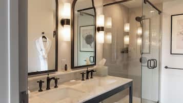 Room, 2 Katil Ratu (Queen) (Lodge) | Peralatan tempat tidur premium, gebar bulu kapas, tilam berlapik