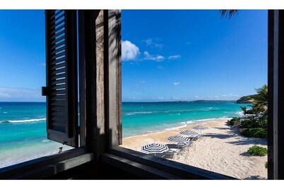 Sea Villa at Long Bay Villas: Privacy, 5-star service, butler, on secluded beach