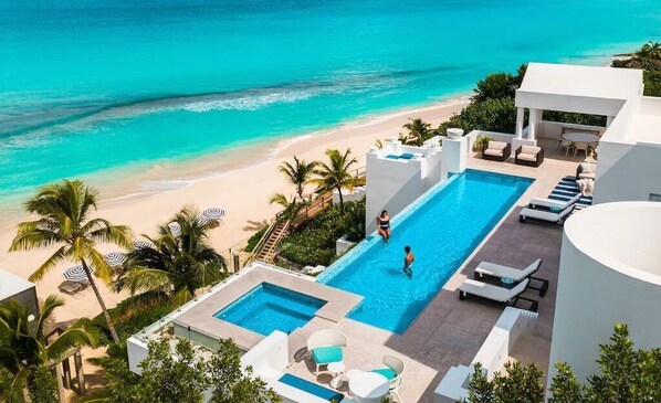 Outdoor pool, an infinity pool